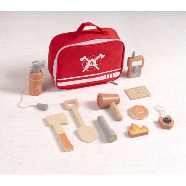 Set de joacă din lemn „Micul Pompier” Tooky Toy – joc de rol educativ cu stingător, topor, megafon și lopată – 3 ani+ Set de joacă din lemn „Micul Pompier” Tooky Toy – joc de rol educativ cu stingător, topor, megafon și lopată – 3 ani+