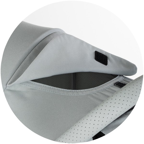 Carucior sport Chipolino Ultera cu husa picioare matcha