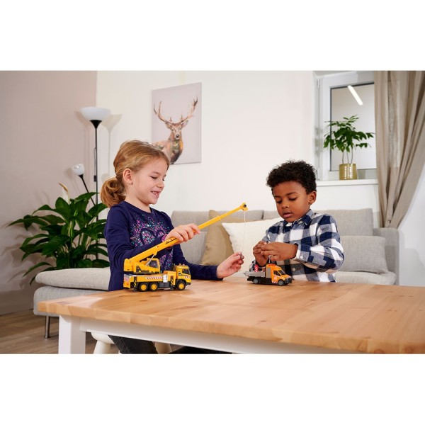 Camion cu macara Majorette Volvo Truck Crane cu lumini si sunete