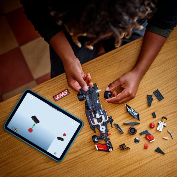 MASINA DE CURSE MONEYGRAM  HAAS F1, TEAM VF-24, LEGO 77250